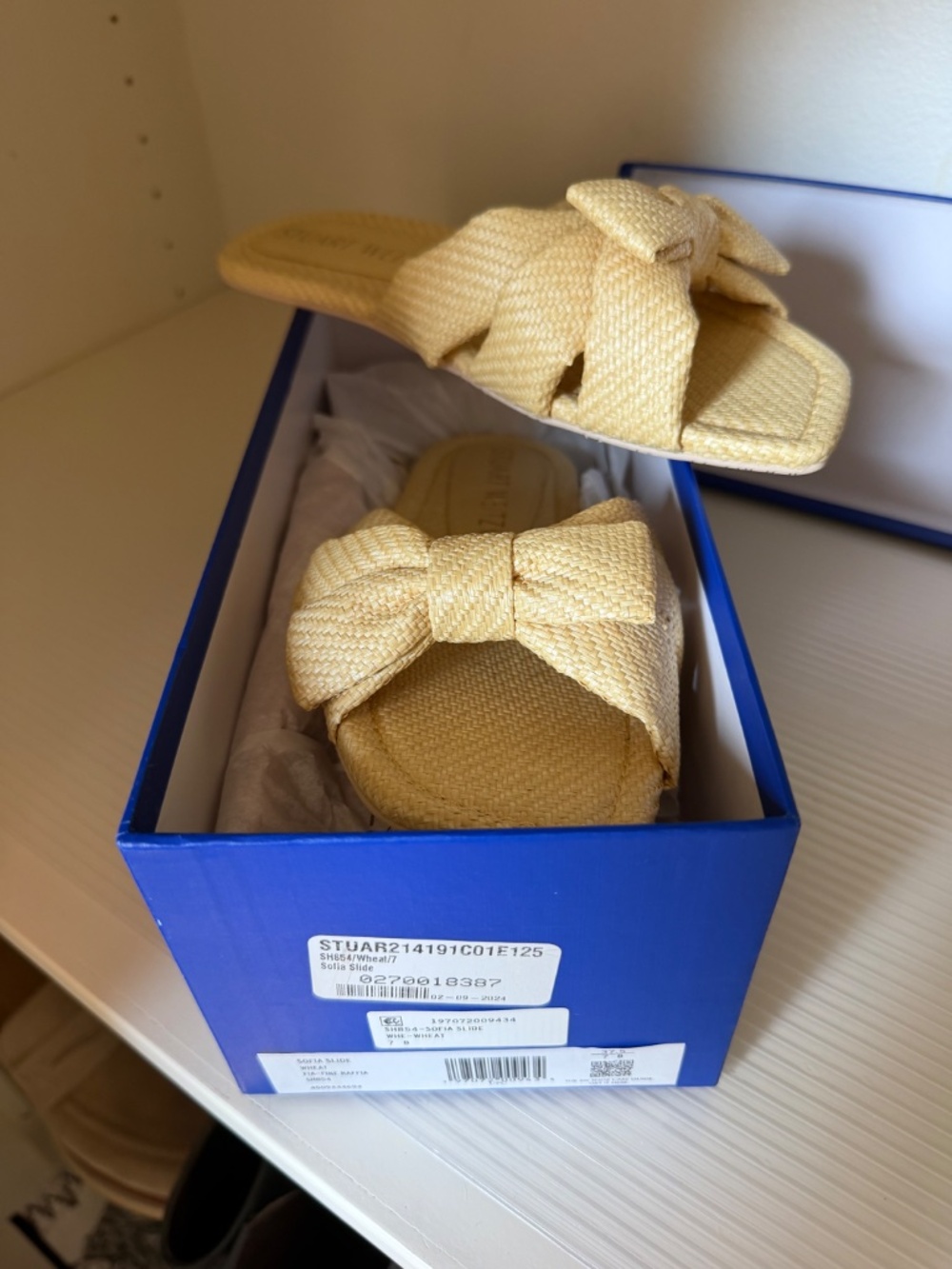Stuart Weitzman Sofia slides size 7